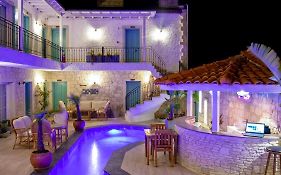 Avlu Alacati Boutique Hotel